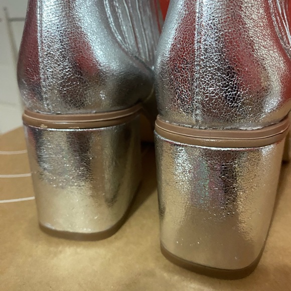 URBAN OUTFITTERS Silver Metallic AVA Square Toe Platform Chelsea Ankle Boots 7 - Picture 12 of 16